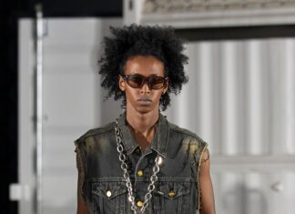 Kamiya presents its vibrant Tokyo Fall 2025 collection, showcasing a kaleidoscope of colors and styles inspired by the vibrant city’s autumn hues.