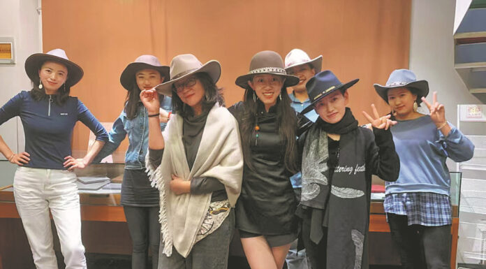 A fashion designer discovers new creative horizons by drawing inspiration from the vibrant culture and stunning landscapes of Xizang.