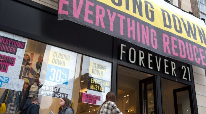 Forever 21’s rise from a fast fashion icon to a global retail giant was marked by unbridled growth and iconic branding, but ultimately culminated in bankruptcy and financial turmoil.