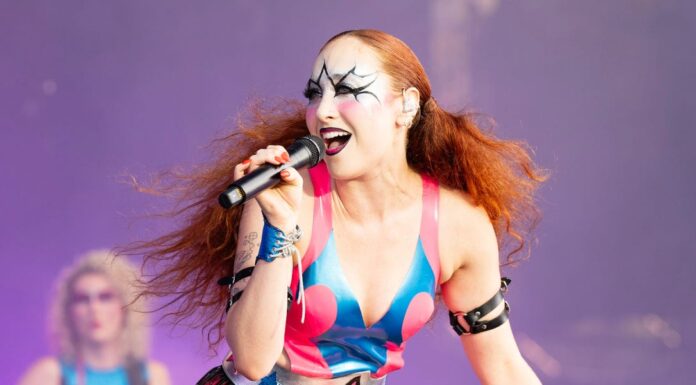 Chappell Roan embodies a minimalist style in her private life, which is a stark contrast to the elaborate and flashy outfits she wears as part of her job.