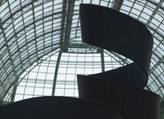 The fashion juggernaut dazzles even when left without a designer.