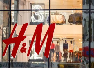 Fashion retailer introduces AI-powered humanoid robots dubbed “twins” in a bold statement.