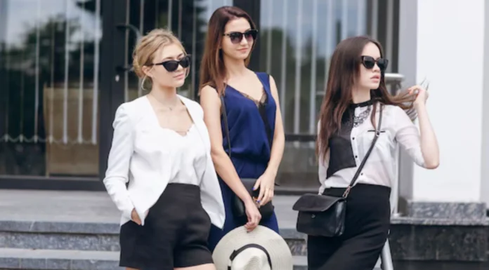 The latest trends in women’s fashion for 2025 have been released, offering a glimpse into the style and design directions that will dominate the industry in the coming year.