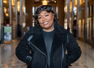 Detroit fashion designer Darylynn Mumphord launches an organization to provide support services for those affected by epilepsy.