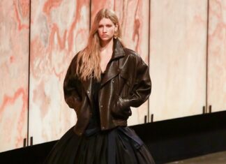 At the Saint Laurent Winter 2025 show, a fusion of radical glamour and unapologetic confidence emerged on the runway.