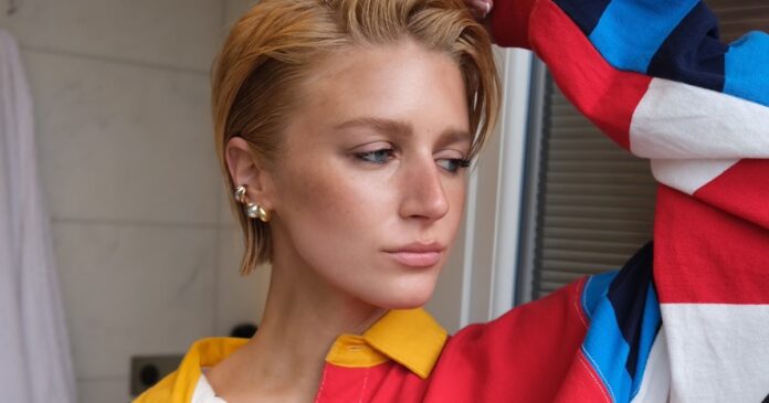 Julia Schlaepfer’s hair reference for Ralph Lauren’s Paris presentation remains a mystery for guessers.