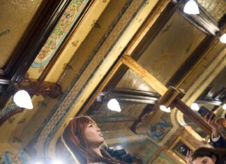 The Kiko Kostadinov Fall 2025 fashion show was an atmosphere imbued with a lasting impression.