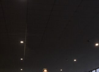 The Ottolinger Fall 2025 fashion show exuded an atmosphere that left a lasting impression.