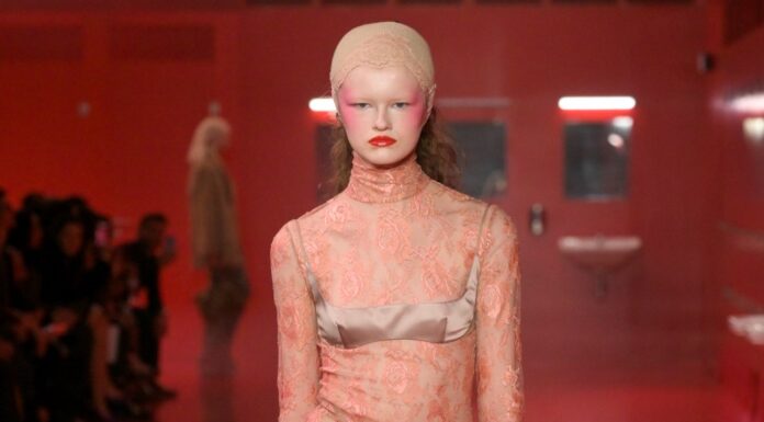 Valentino’s Fall 2025 ready-to-wear collection has been showcased by Women’s Wear Daily.