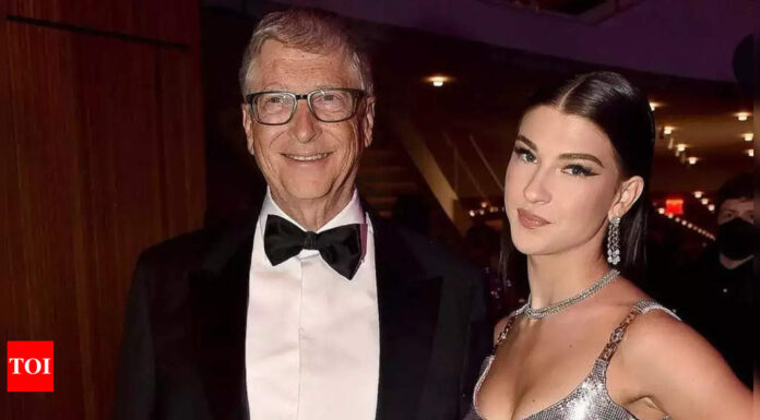 Bill Gates’ 22-year-old daughter Phoebe revealed what her parents told her when she announced her decision to start a fashion website.