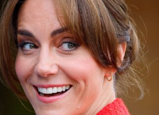 Kate Middleton’s stunning red sundress is providing major summer fashion inspiration.