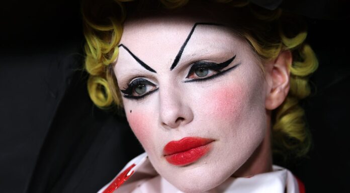 Julia Fox’s latest fashion stunt has left everyone speechless with its unapologetic quirkiness.