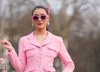15 iconic fashion trends from the 1960s that have made a comeback and are currently stylish again.