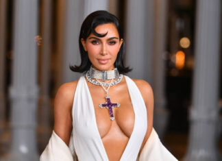 Kim Kardashian Stuns in Vintage Glamour: A Fashion Icon’s Choice