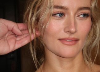 Sarah Pidgeon’s Actor Awards Look Was All About “Minimalist Romance”