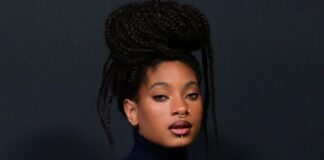 Willow Smith’s Metallic Gold Lip Took Me to the Year 3000